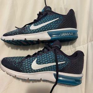 NIKE AIR MAX SEQUENT 2